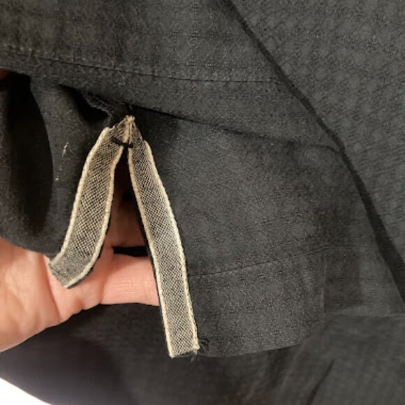 TOMMY BAHAMA Black 100% Silk Textured Hawaiian Short Sleeve Casual Button Up L - Picture 8 of 8